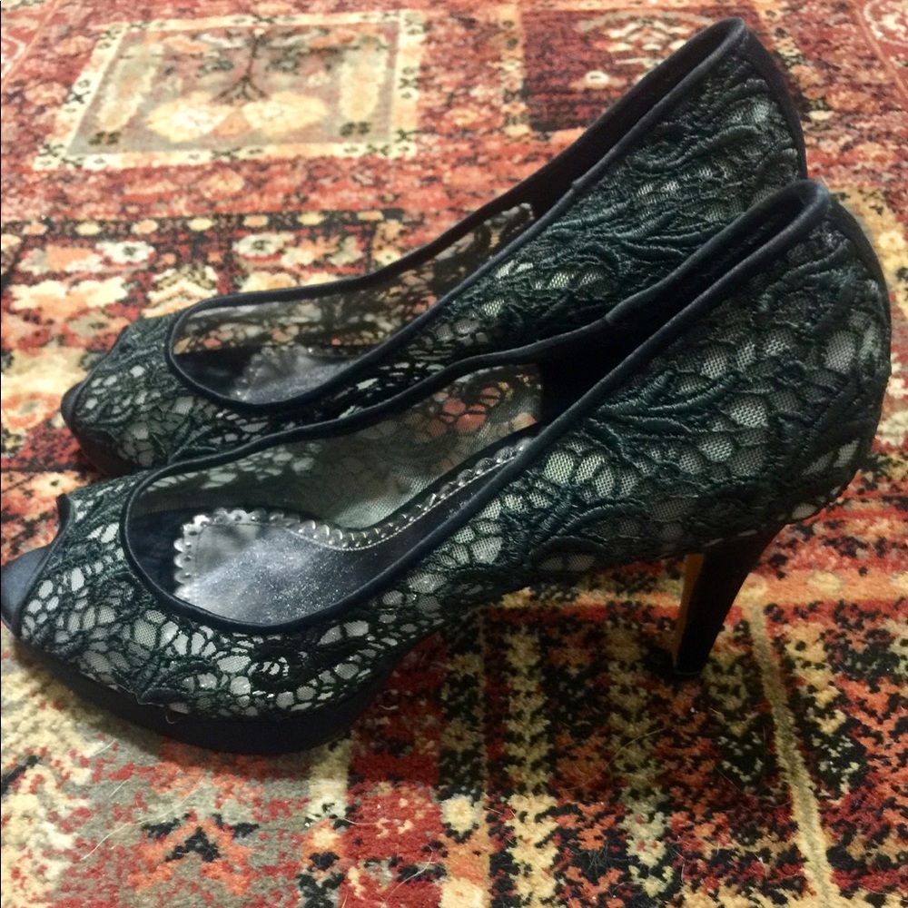 White House Black Market vintage black heels 8.5
